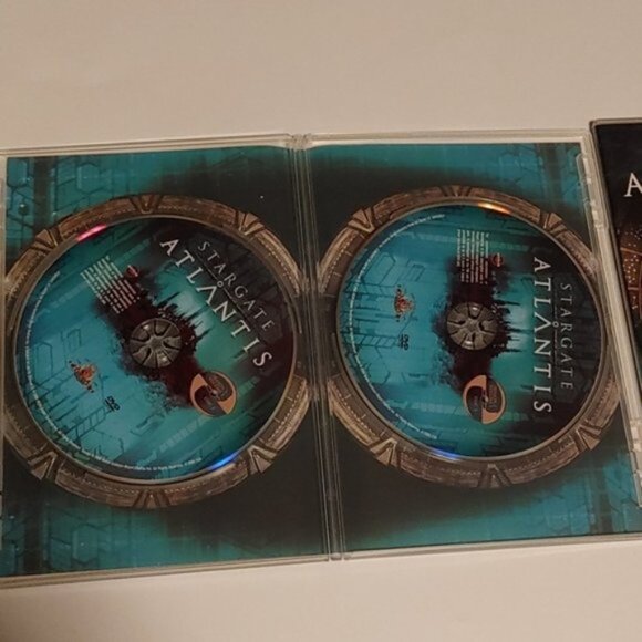 3/$13 Stargate Atlantis Complete second season DVD TV series set billingual - Picture 7 of 7